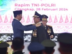 Jokowi Beri Gelar Prabowo Jenderal Kehormatan