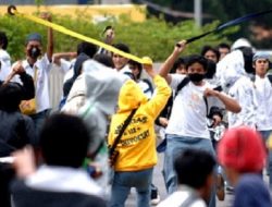 Remaja Zaman Now, Tawuran Aja Live Instagram