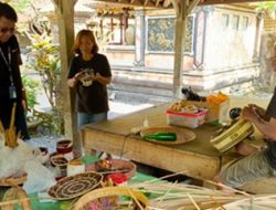 Binaan BRI Sulap Batok Kelapa Jadi Kerajinan Tangan