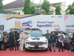 BRI Beri Mobil Kepada Agen BRILink Prestasi