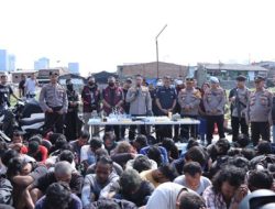 Polres Jakbar Gerebek Kampung Boncos, Ungkap 2 Kg Sabu