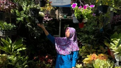 Bisnis Pedagang Bunga Bratang Surabaya Terus Berkembang