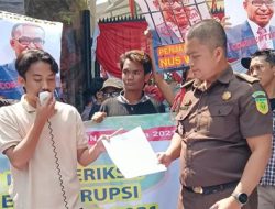Aksi Massa Desak Kejagung Usut Dugaan Korupsi PON XX Papua