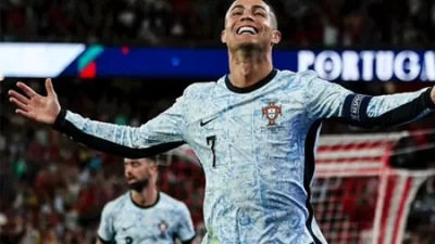 Cristiano Ronaldo berhasil mencetak gol ke-900