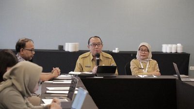 diskusi yang digelar Dinas Lingkungan Hidup DKI Jakarta mengundang BMKG, BRIN, akademisi, serta organisasi masyarakat sipil (Civil Society Organization) untuk membahas strategi menghadapi penurunan kualitas udara saat musim kemarau.