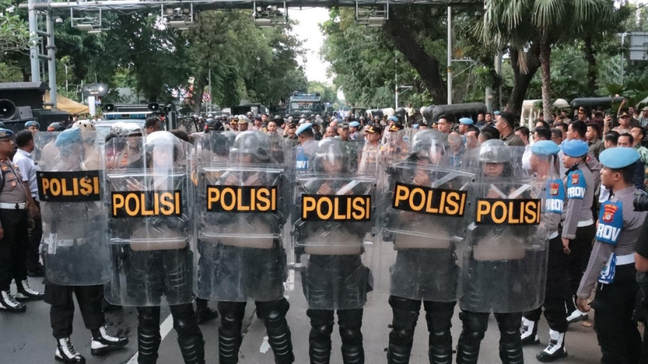 Personel Gabungan Siaga Jelang Aksi CASN-PPPK di DPR RI dan Istana Negara.