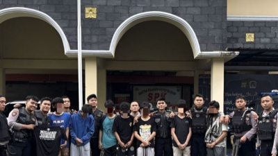 Polisi Bubarkan Tawuran Usai Sahur di Jakpus, Sejumlah Pemuda Diamankan.