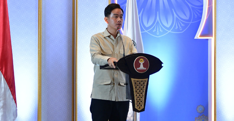 Wapres Gibran Rakabuming Raka saat memberikan sambutan di acara buka puasa bersama HIPMI di Jakarta.