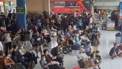 Terminal Kampung Rambutan Mulai Dipadati, 1.458 Pemudik Sudah Berangkat