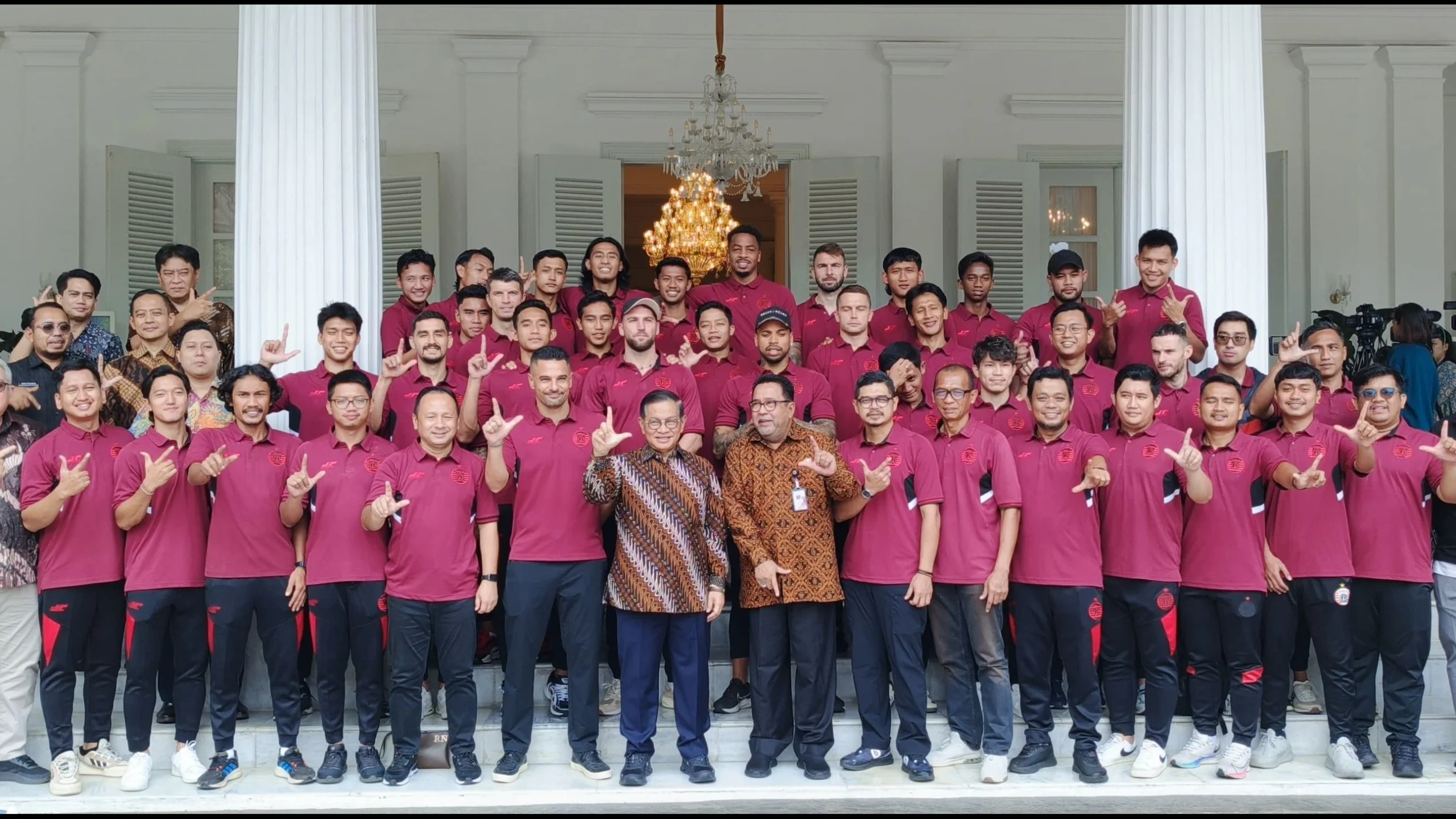 Wakil Gubernur DKI Jakarta Rano Karno, Gubernur DKI Jakarta Pramono Anung dan Manajer Persija Bambang Pamungkas saat ditemui di Balai Kota Jakarta. (Istimewa)