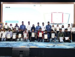 Disdik DKI Jakarta Serahkan Bantuan Pendidikan Pengambilan Ijazah Tertunda Tahap I Tahun 2025