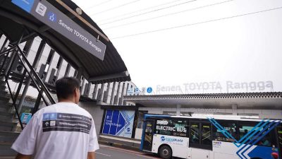 Halte Pasar Senen Resmi Berganti Nama Jadi Halte Senen Toyota Rangga.