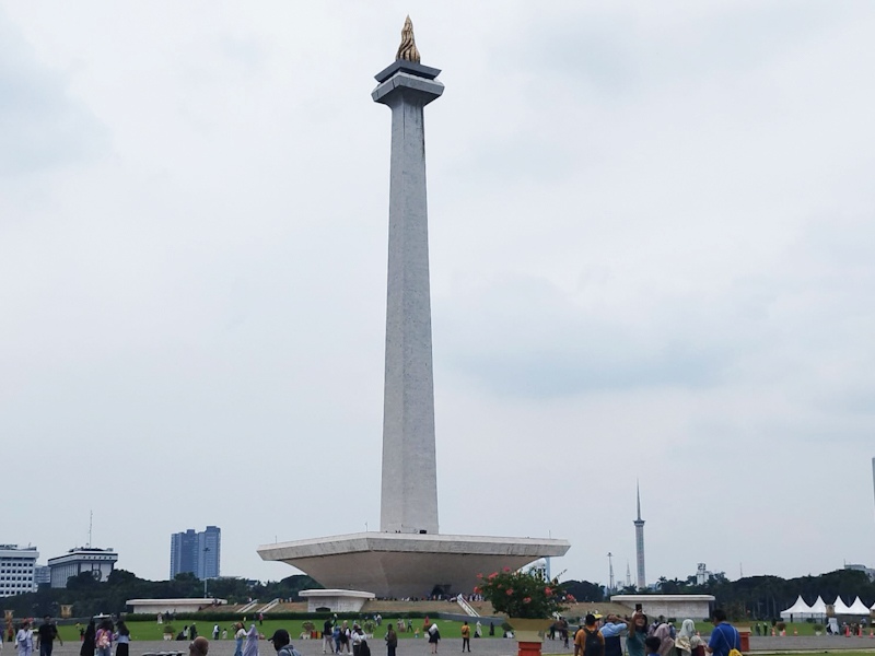 Ribuan Wisatawan Padati Monas di Hari Kedua Lebaran