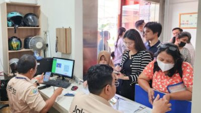 Loket Dinas Kependudukan dan Pencatatan Sipil (Dukcapil) DKI Jakarta.