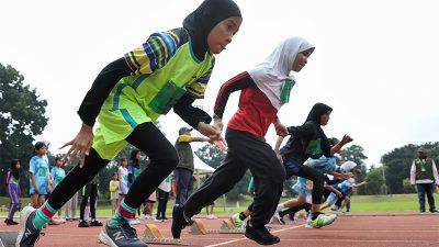400 atlet usia sekolah mengikuti kejuaraan Atletik Pelajar Kota Administrasi Jakarta Selatan Tahun 2025.