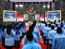 Gubernur Pramono Anung Kukuhkan 120 Petugas Haji DKI Jakarta