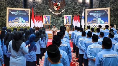 Pramono Kukuhkan 120 Petugas Haji DKI 2025