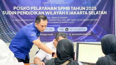 Sudindik dan Dukcapil Jaksel buka posko layanan SPMB di SMAN 70