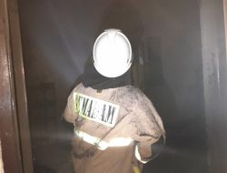 Korsleting Listrik Picu Kebakaran Rumah di Ciracas, Gulkarmat Jakarta Timur Bergerak Cepat Padamkan Api