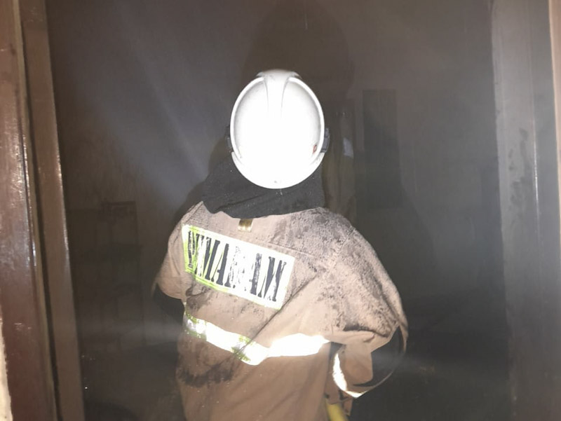 Gulkarmat) Jakarta Timur berhasil memadamkan si jago merah yang menghanguskan satu unit rumah di Perumahan Kaja Residen