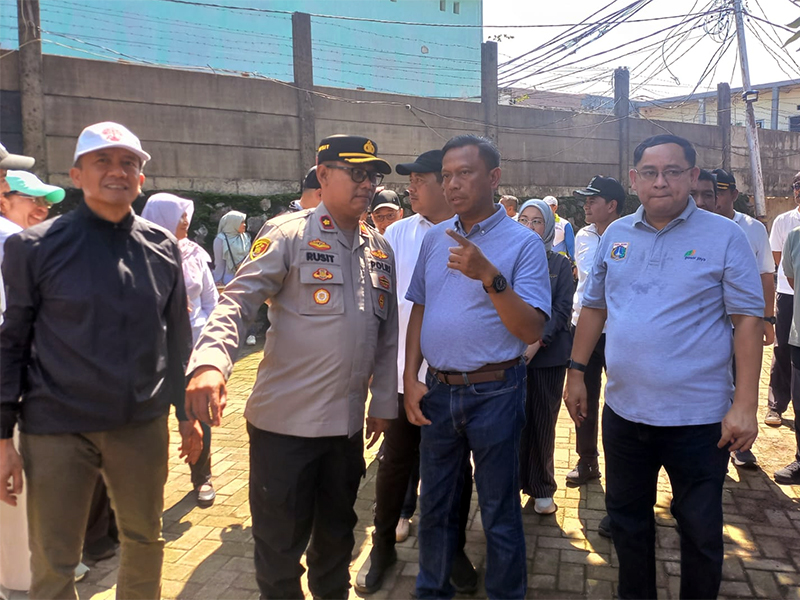 Wali Kota Jakarta Timur, Munjirin meninjau Eks Posko Ormas di Pasar Induk Kramat Jati akan Dijadikan Taman Interaktif