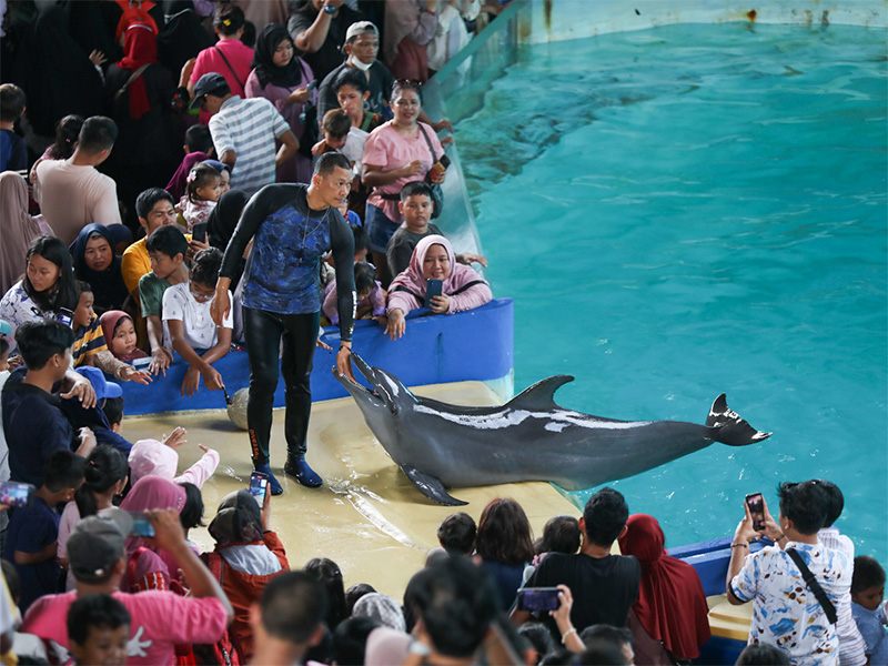 Puluhan Ribu Wisatawan Kunjungi Ancol