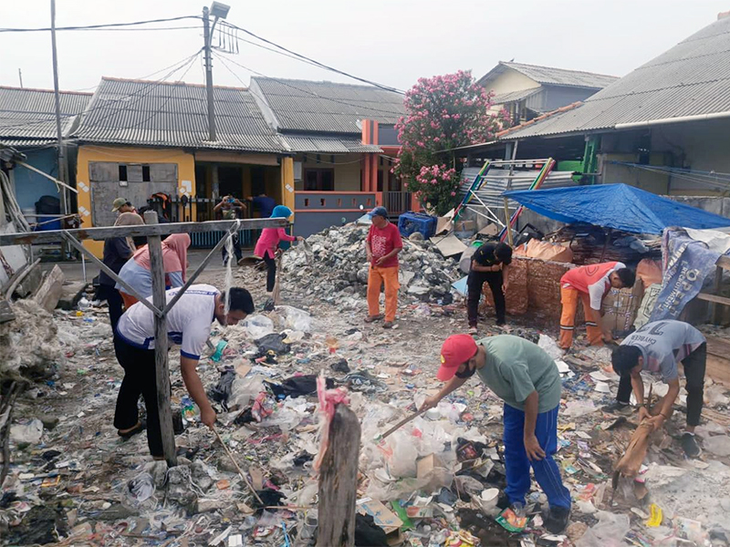 Kerja Bakti di Dua Pulau Bersihkan 11 Ton Sampah