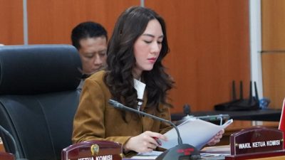 Siklus Ijazah Tertahan: Pemprov DKI Diminta Gratiskan Sekolah