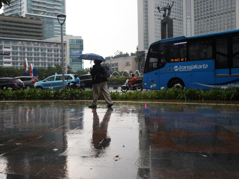 ILustrasi - Hujan sepanjang jalan di Jakarta