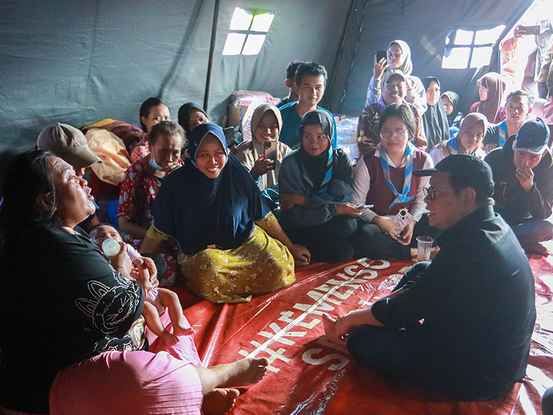 Pramono Pastikan Penyintas Kebakaran Kapuk Muara Tertangani Baik