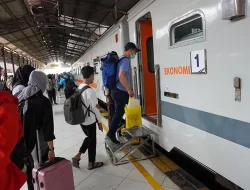 Arus Balik Libur Panjang, Tiket Kereta Api Terjual 96 Persen