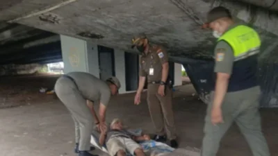 Puluhan PMKS terjaring saat Operasi Bina Tertib Praja 2025 di Jaktim