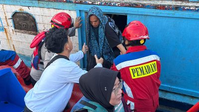 Personel Gulkarmat Berhasil Selamatkan Penumpang Kapal Mati Mesin