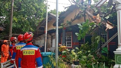 Angin Kencang Terjang Pulau Sabira, 11 Rumah Rusak Warga dan Petugas Gabungan Lakukan Penanganan Cepat