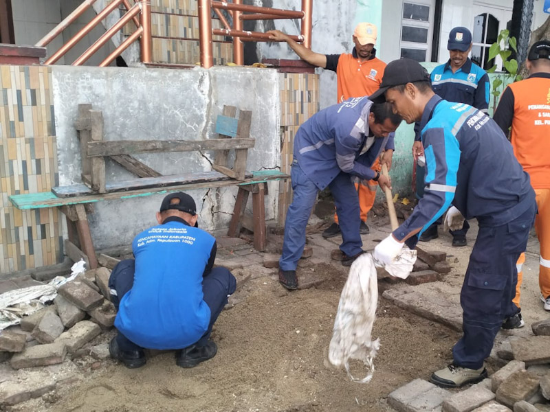 Kerusakan Jalan di Pulau Harapan Diperbaiki