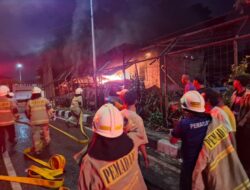 Korsleting Picu Kebakaran Rumah Dua Lantai di Sukapura, Dua Korban Alami Luka Bakar