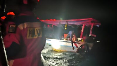 Tujuh Awak Kapal Karam di Perairan Pulau Semak Daun Berhasil Diselamatkan