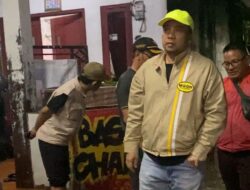 Ahmad Moetaba Tinjau Lokasi Banjir Jakarta dan Serahkan Bantuan Pangan