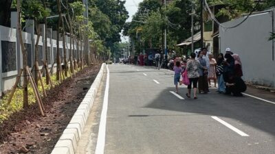 Setelah 30 Tahun Dibiarkan Rusak, Jalan Karet Pasar Baru Akhirnya Diaspal